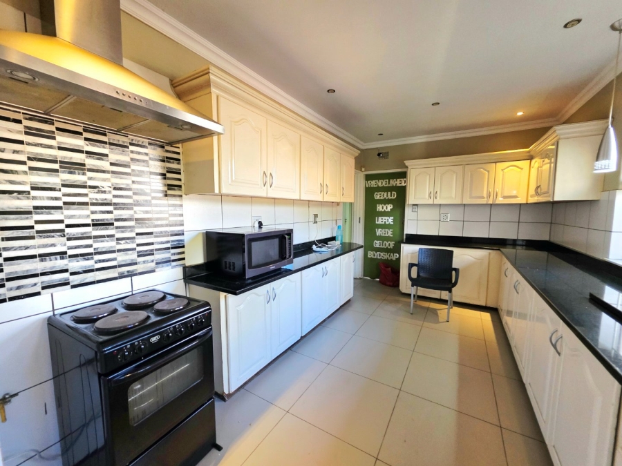 10 Bedroom Property for Sale in Universitas Free State